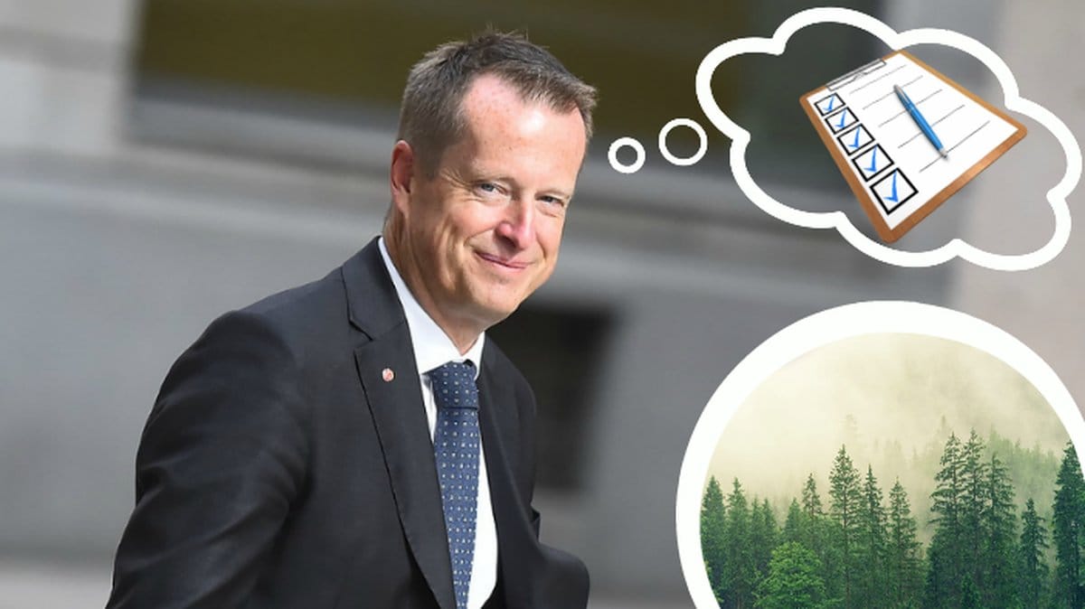 Anders Ygeman tänker på en lista. Skog i en vit cirkel.
