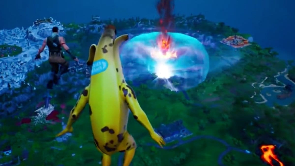 Här slukar ett svart hål spelarna i Fortnite.