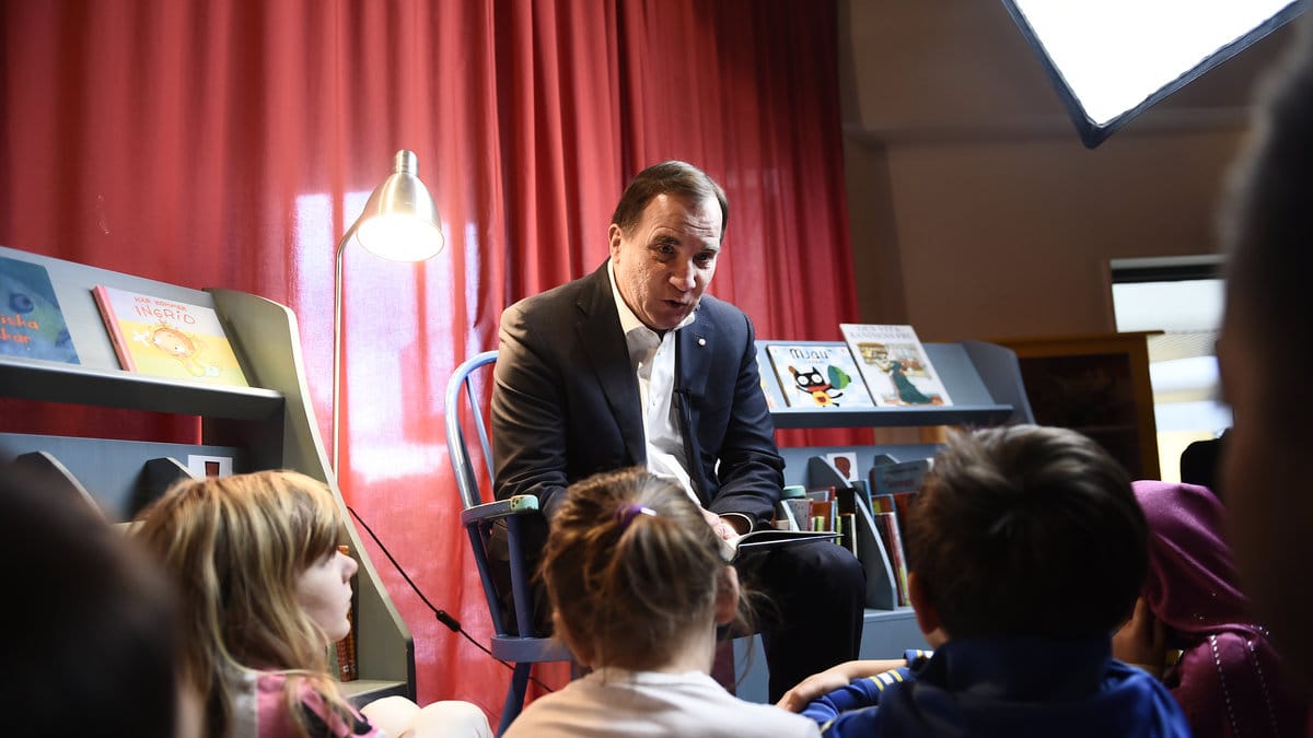 Stefan Löfven berättar om breven han får från barn runt om i Sverige.