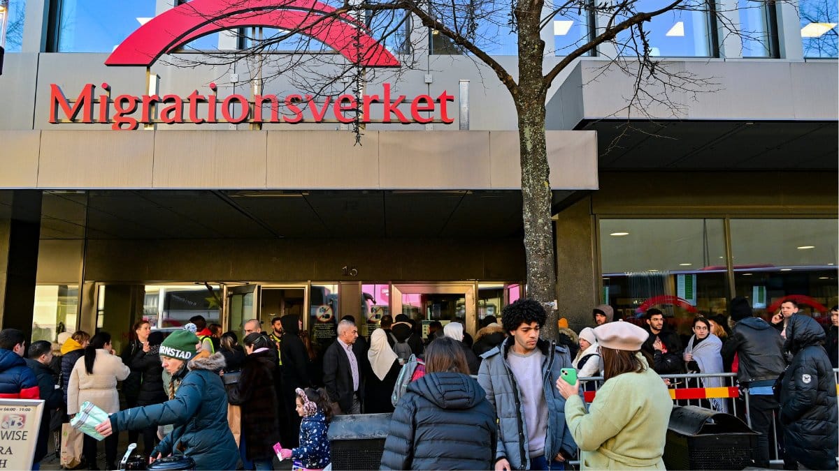 Migrationsverket, folkmassa 