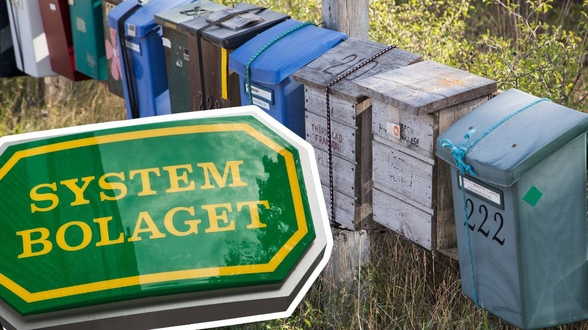 Systembolaget-skylt och brevlådor
