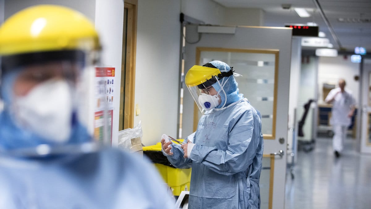 Ersättningen till vårdpersonal som skjuter på sin sommarsemester höjs.