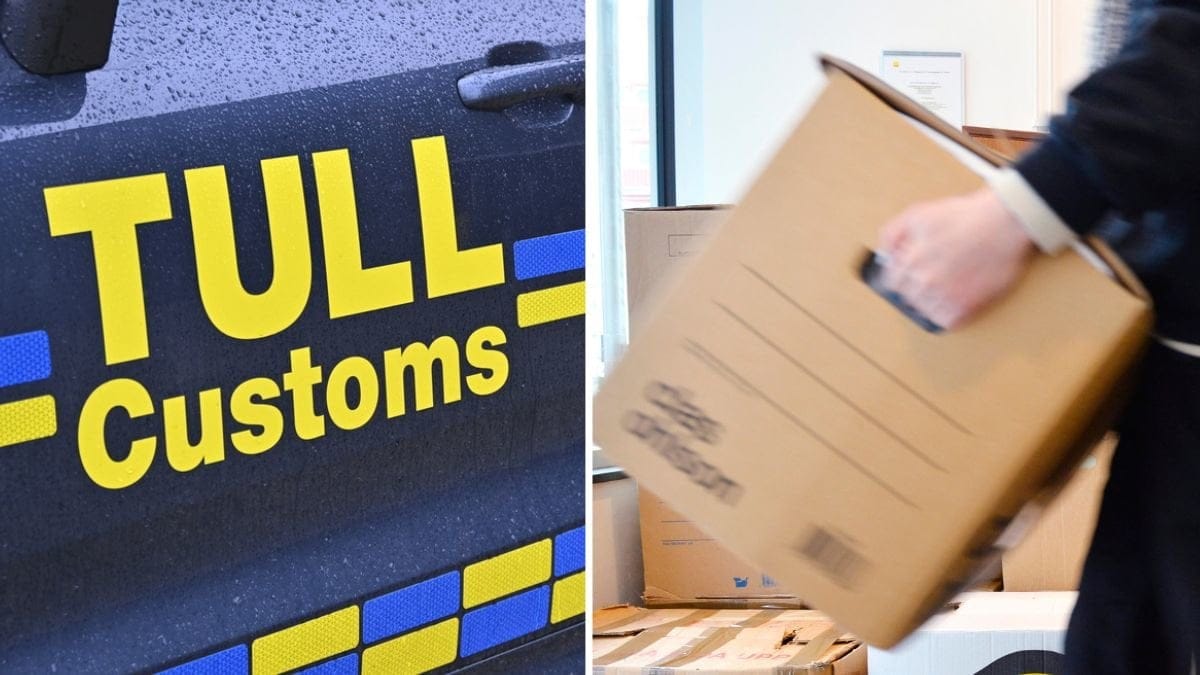 Till vänster står det Tull Customs på en bil. Till höger syns en Clas Ohlson flyttlåda.