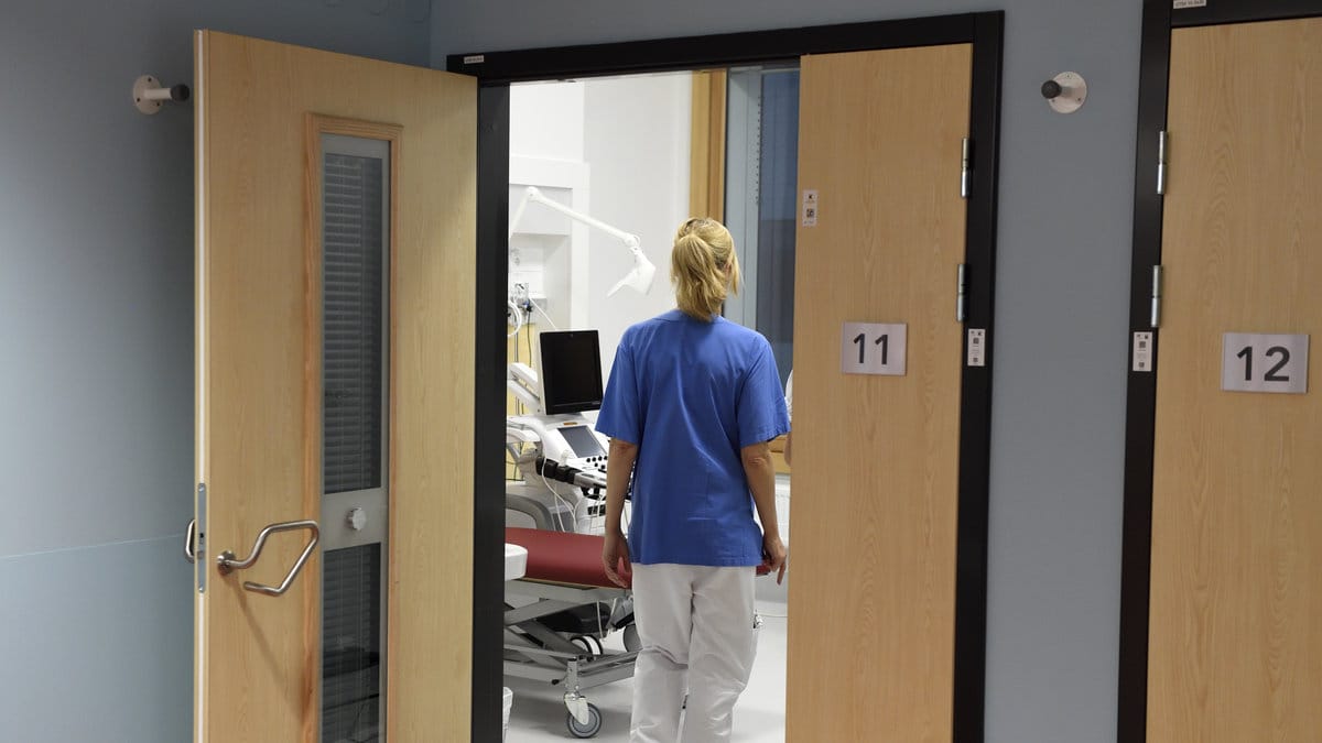 Vårdpersonal på Karolinska. Genrebild.