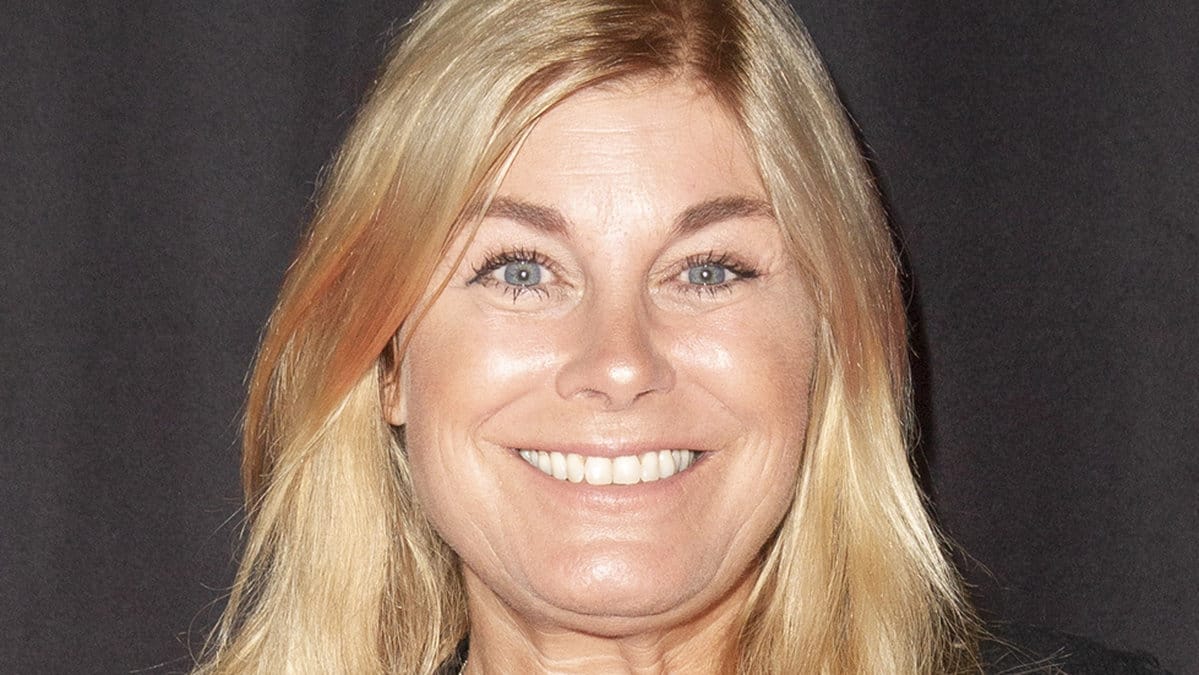 Theos mamma Pernilla Wahlgren