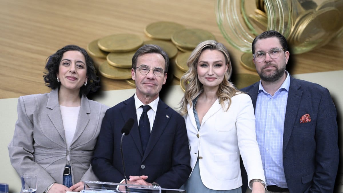 En myntburk som ramlat i bakgrunden. Tidöpartiernas partiledare framför utklippta.
