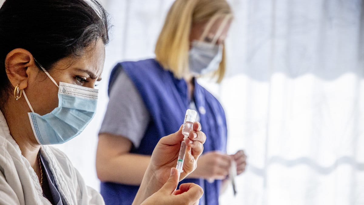 Den nya sajten Jagvillhavaccin.nu hjälper svenskarna att hitta lediga vaccinationstider. 