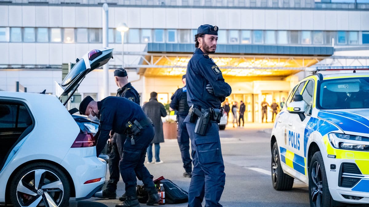 Polis