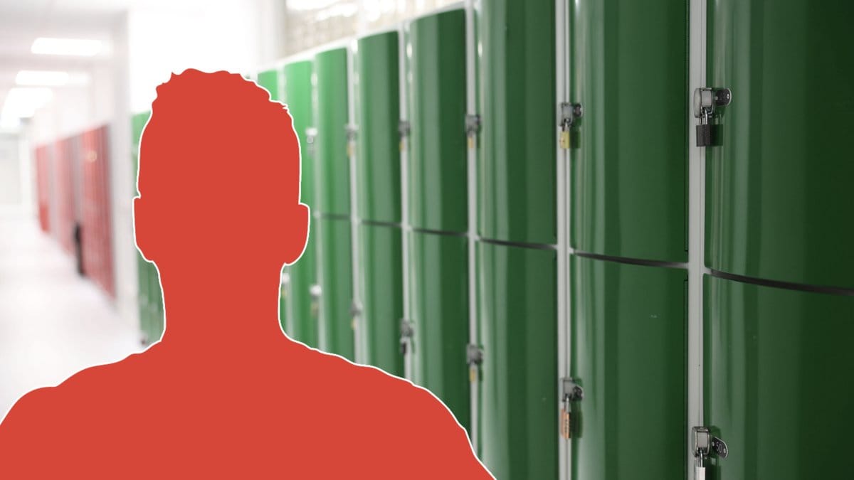 Den sexdömda läraren har nu fråntagits sin legitimation. 