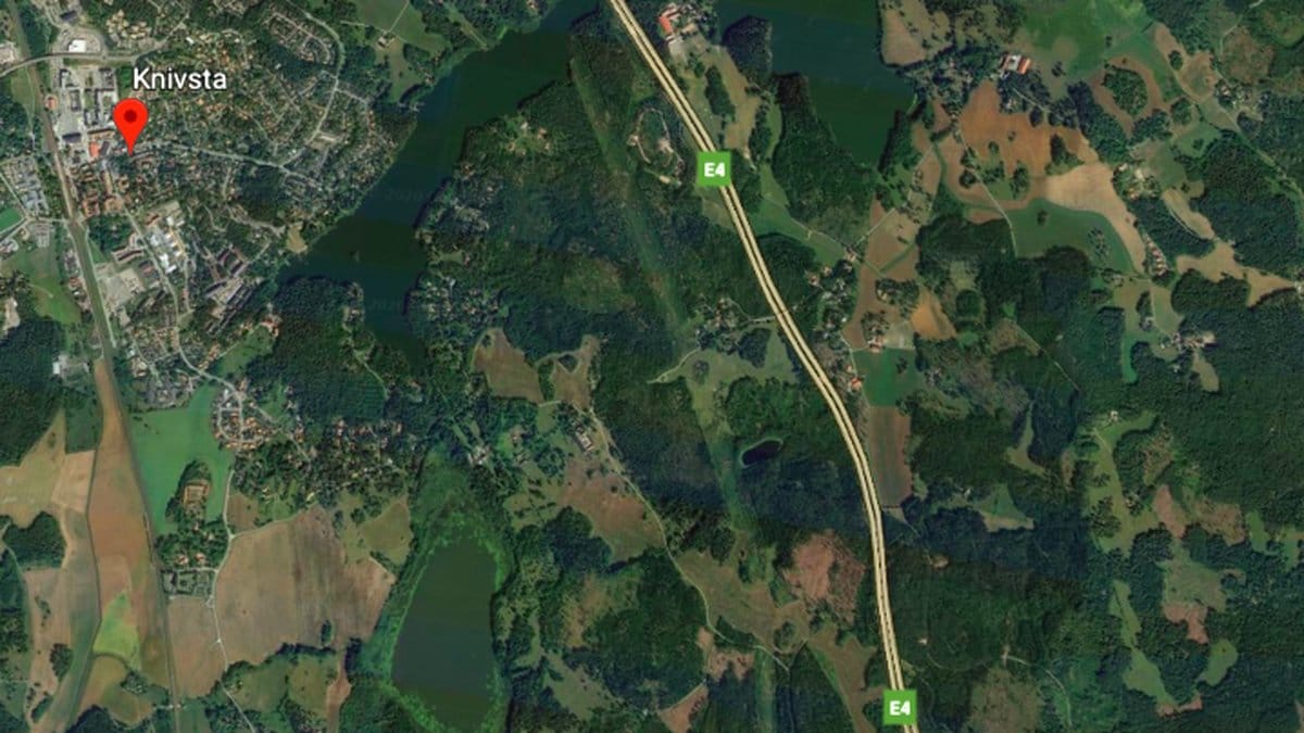 Ett barn ska ha synts till nära avfarten E4 Knivsta.