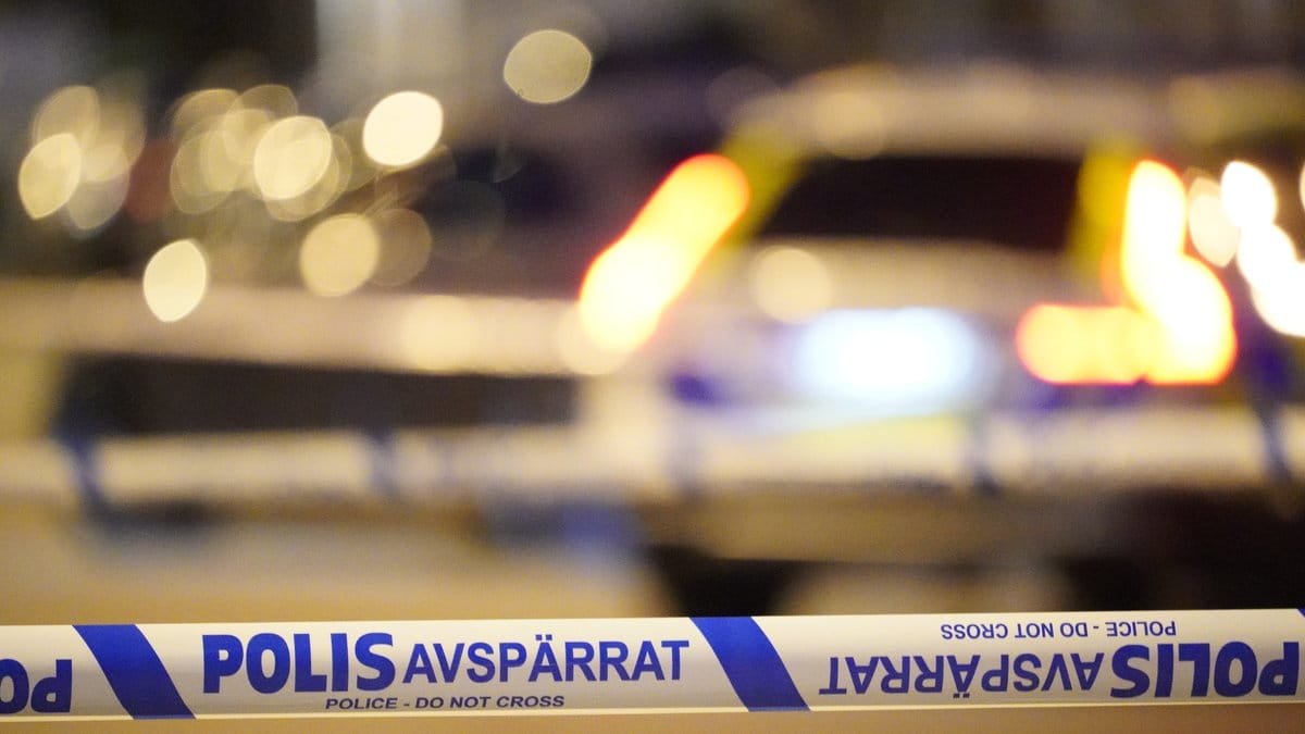 Sex män greps i Tensta efter rånet.