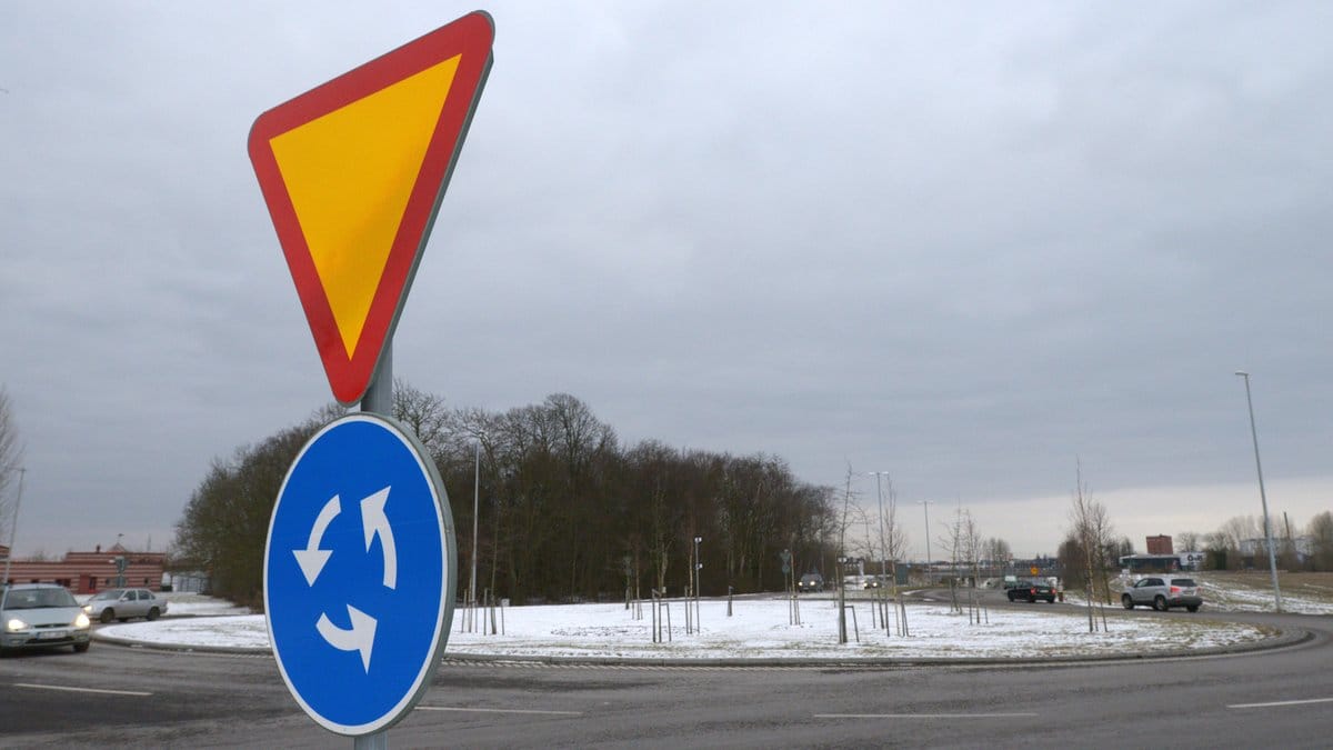 Hur kör man rätt i en rondell?