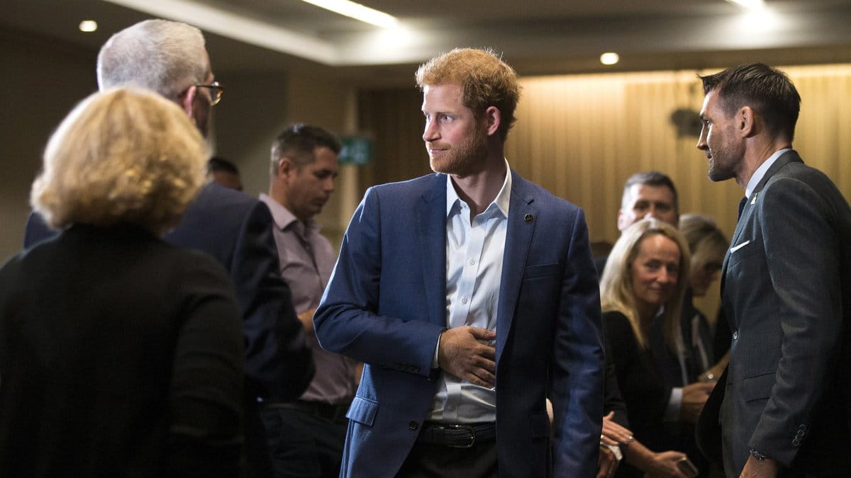 Prins Harry släpper bok.