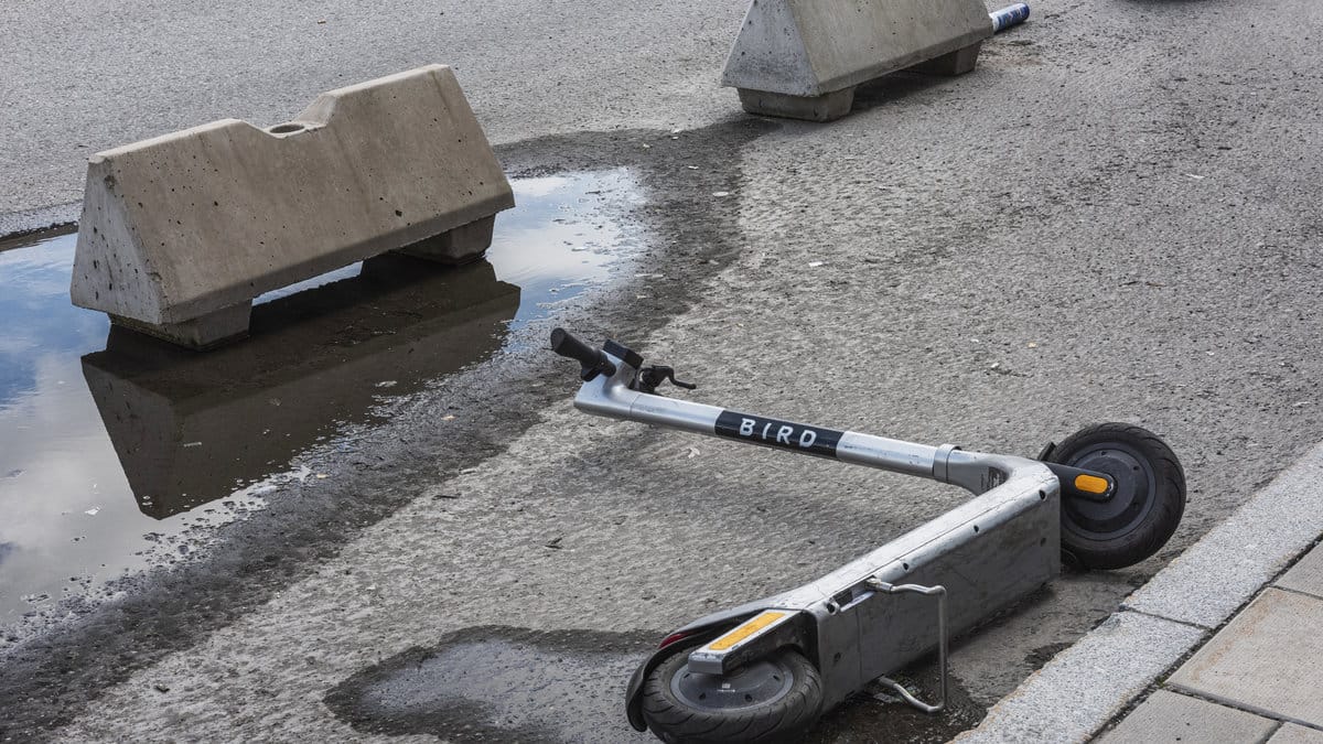Nu blir det inga fler elsparkcyklar i Paris. 