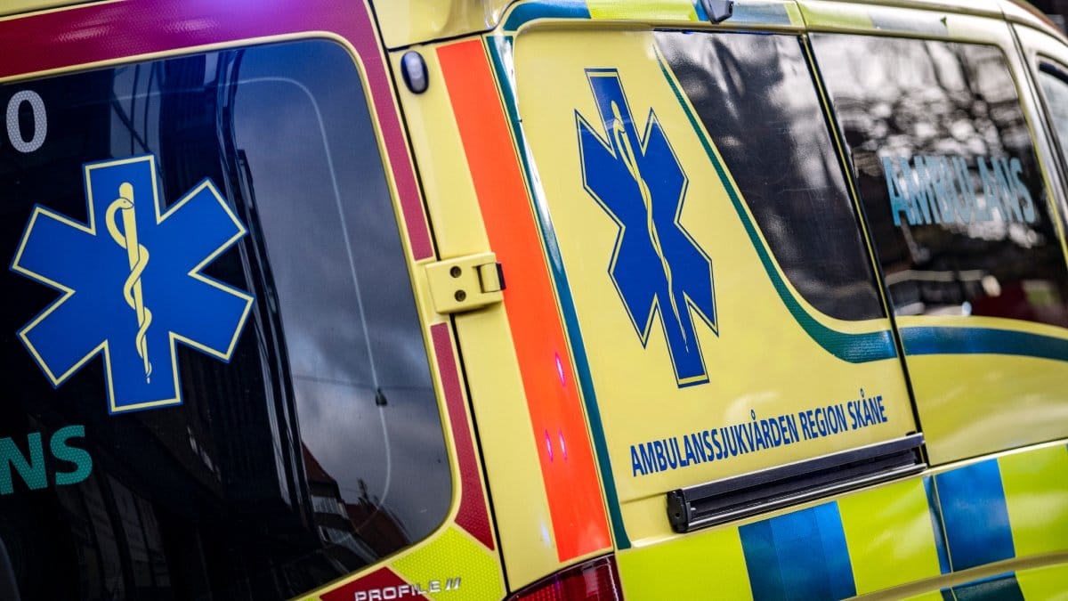 Bilden visar en ambulans. 