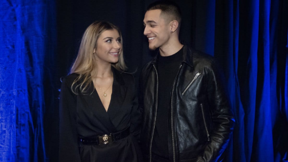 Hanna Ferm och Liamoo ler mot varandra