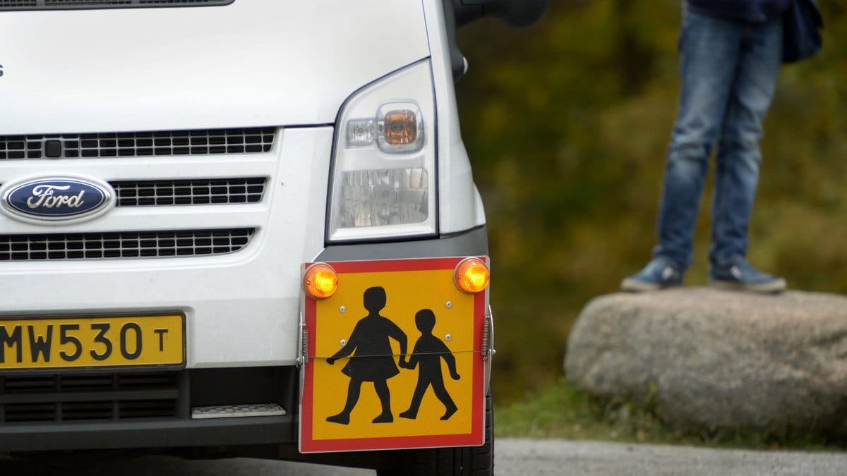 Falsk skolskjuts misstänks ha försökt locka iväg skolbarn