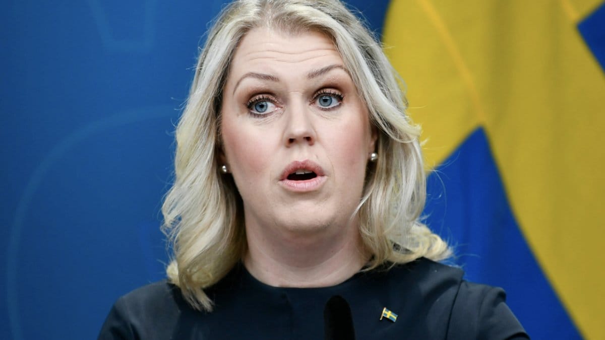 Nu införs nya direktiv för att stoppa smittspridingen.