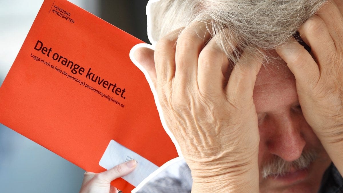 Orangea kuvertet från pensionsmyndigheten i bakgrunden. En orolig äldre man höger.