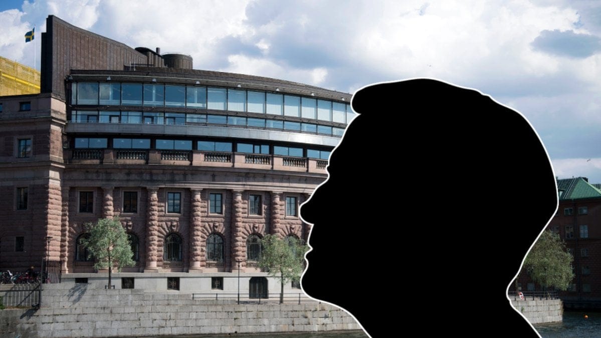 SD-tjänstemannen som varit aktiv i högerextrema miljöer portas från partiet.