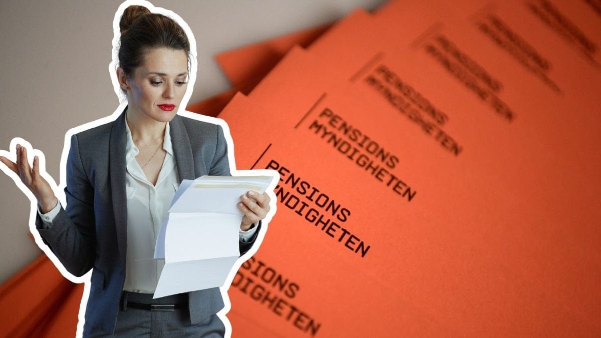 Kvinna läser ett brev och i bakgrunden syns brev från Pensionsmyndigheten.