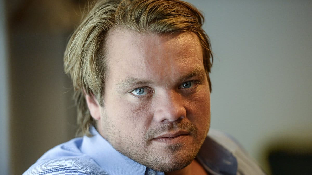 Hockeyspelaren Douglas Murray är Penny Parneviks nya pojkvän.